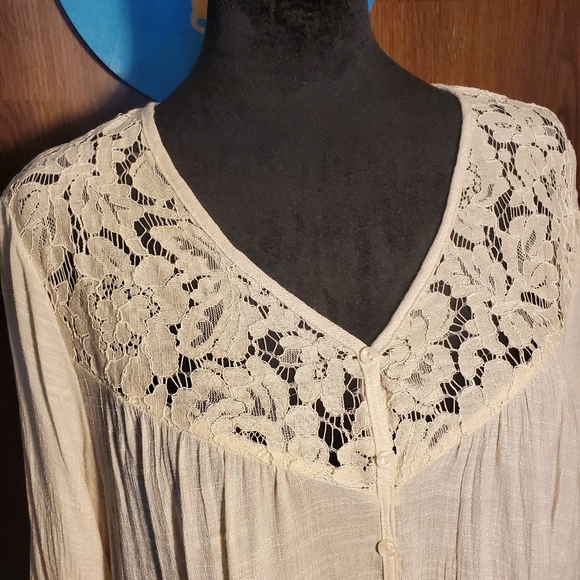 Zac and Rachel White and Blue Peasant Blouse with Lace - Picture 7 of 15